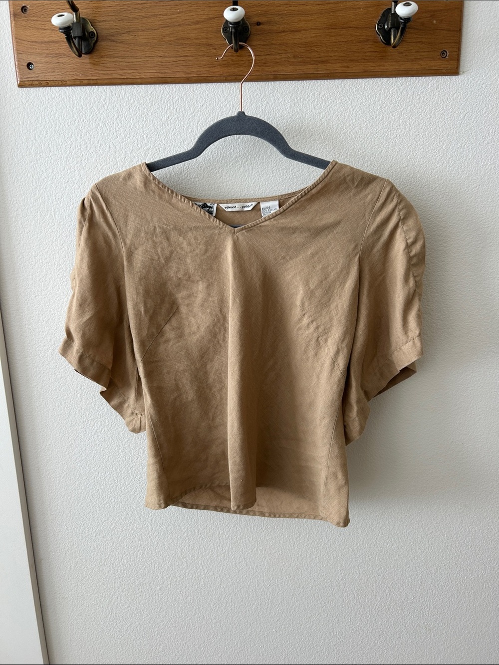 Women’s Edward Tan Short-Sleeve V-Neck Top